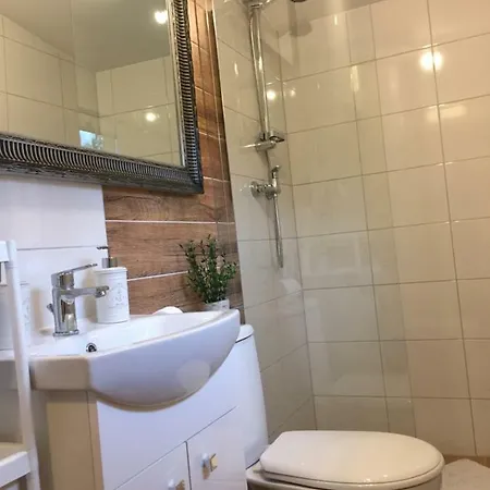 Na Brodku Nyaraló