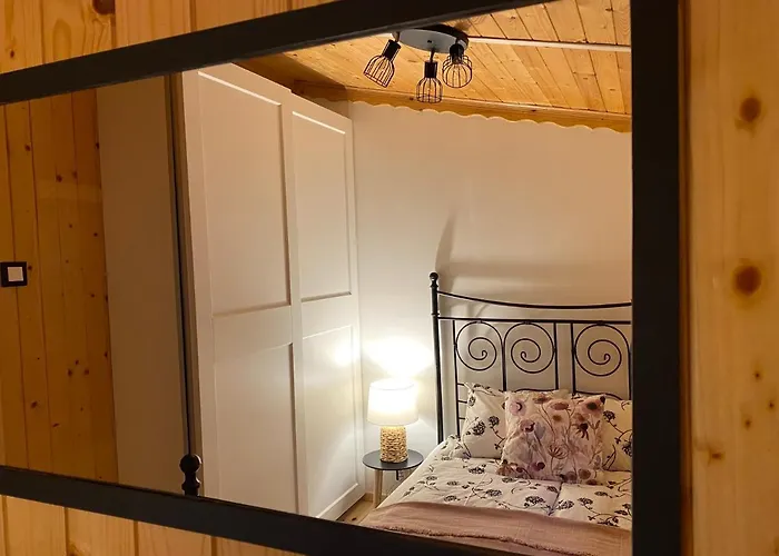 Na Brodku بيت للعطل